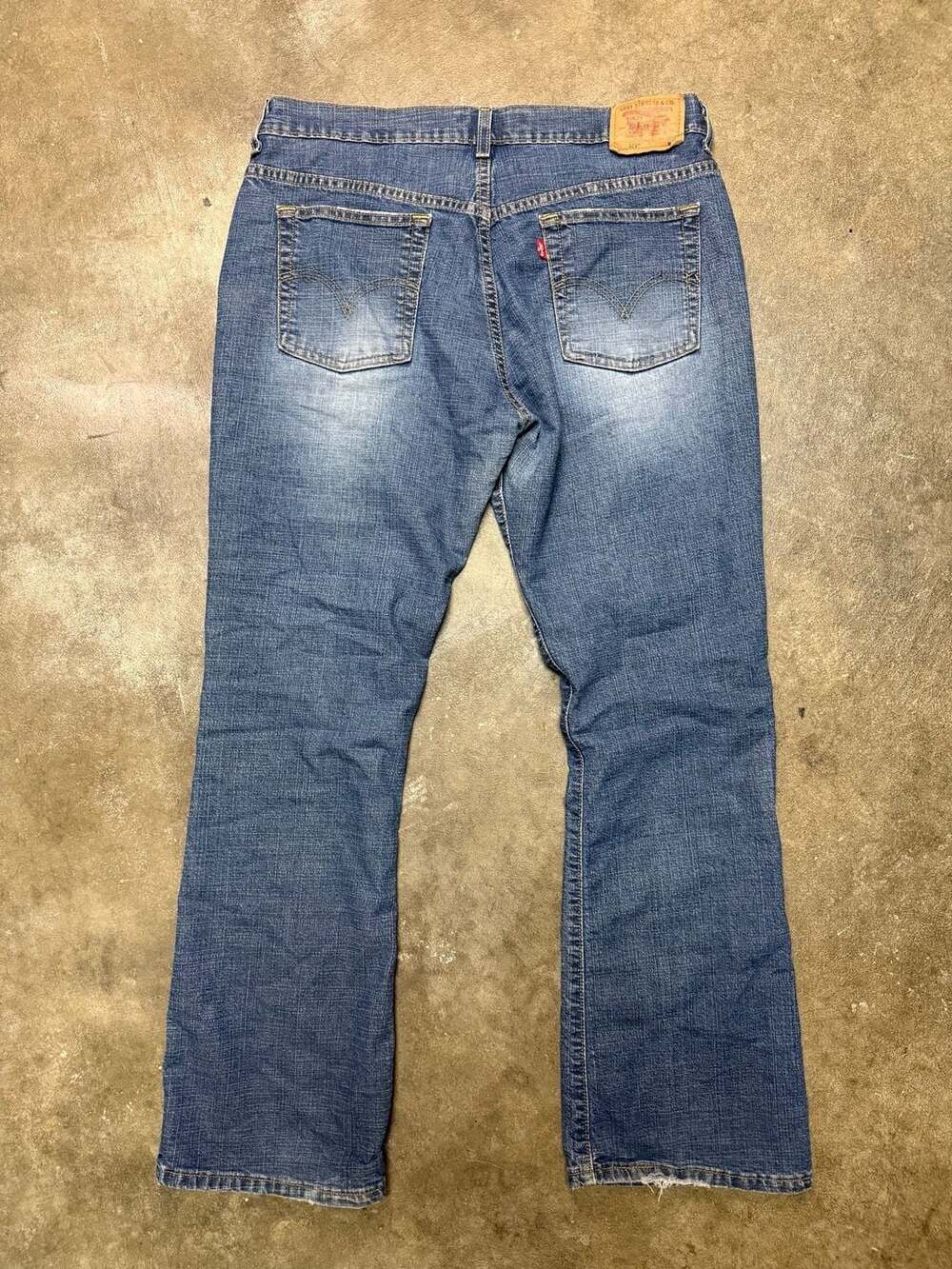 Levi's 515 Nouveau Boot Cut Stretch Jeans Size 14 Medium - Picture 3 of 3